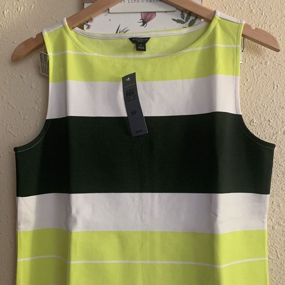 Gorgeous comfort elegant three color top - Picture 2 of 9